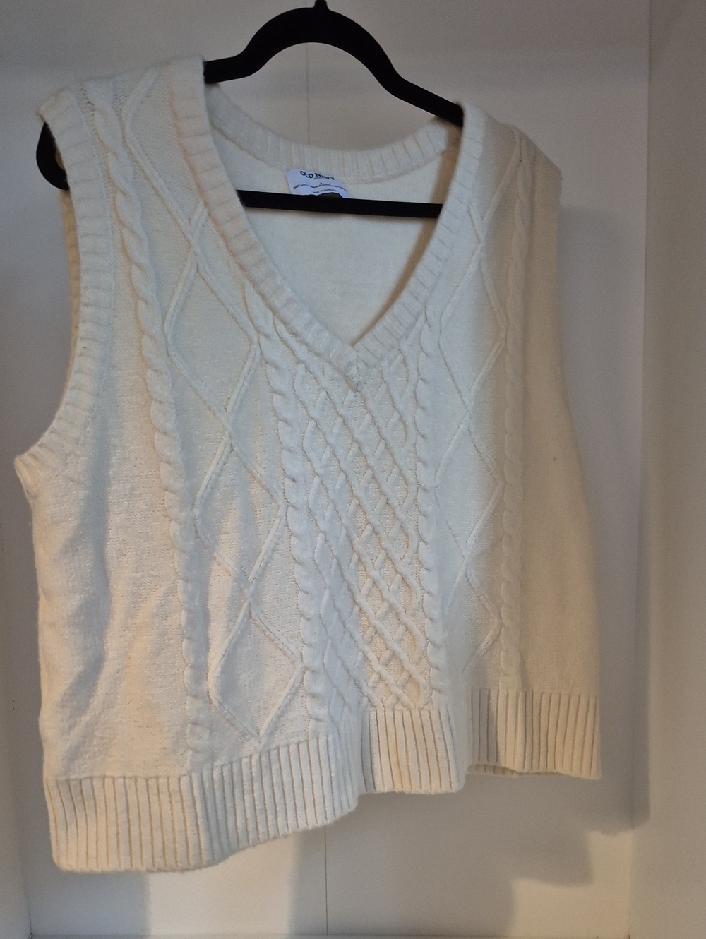 Old Navy Cream Cable Knit V-Neck Sweater Vest